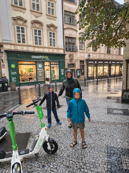 Sinnflutartiger Regen in Prag