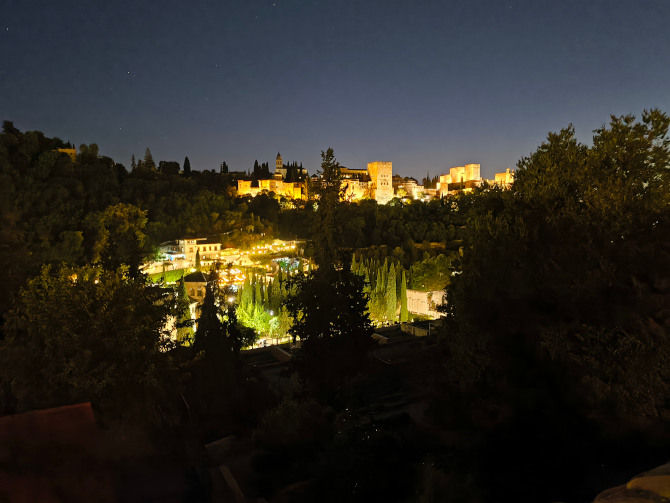Nachts in Granada unterwegs