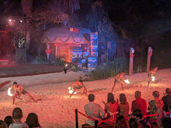nächtliche Feuer-Show
