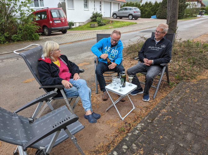 anstossen mit Sekt